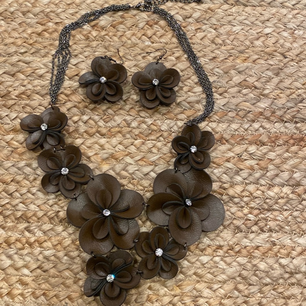 Brown leather flower necklace and earrings